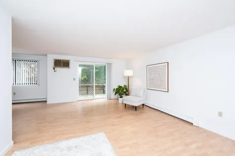 98 Indian Rock Road Merrimack NH 03054