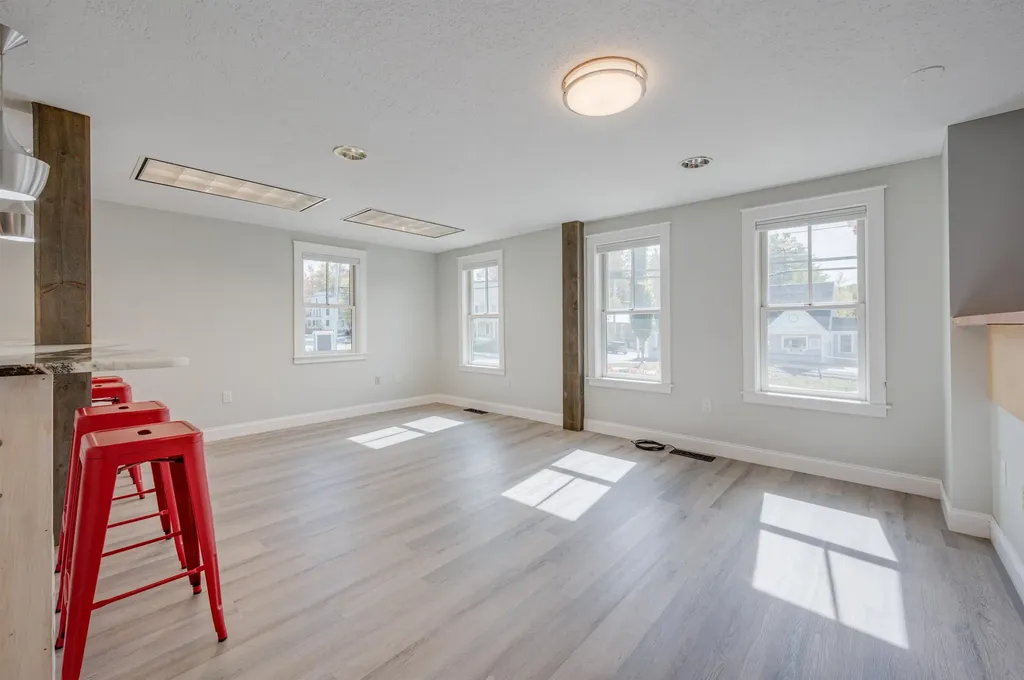 114 East Main Street Bradford NH 03221