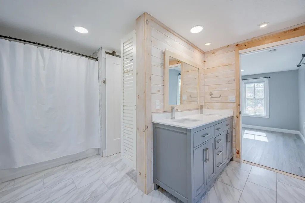 114 East Main Street Bradford NH 03221