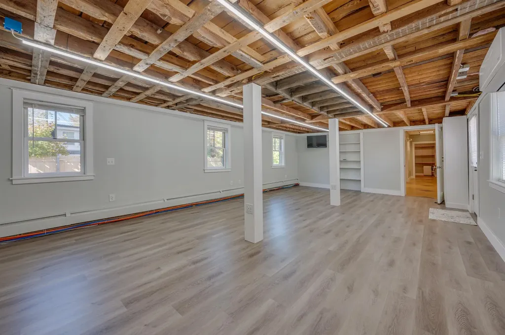 114 East Main Street Bradford NH 03221