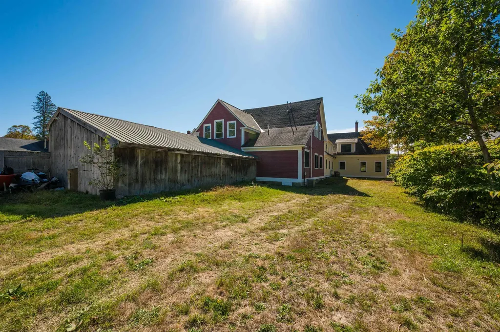 114 East Main Street Bradford NH 03221