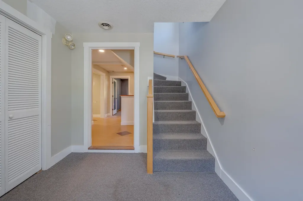 114 East Main Street Bradford NH 03221