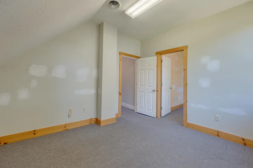 114 East Main Street Bradford NH 03221