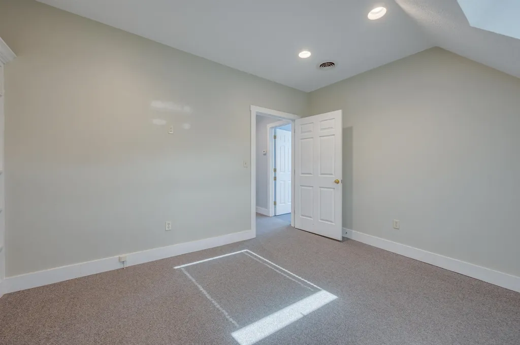 114 East Main Street Bradford NH 03221