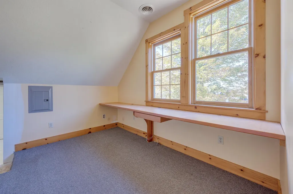 114 East Main Street Bradford NH 03221