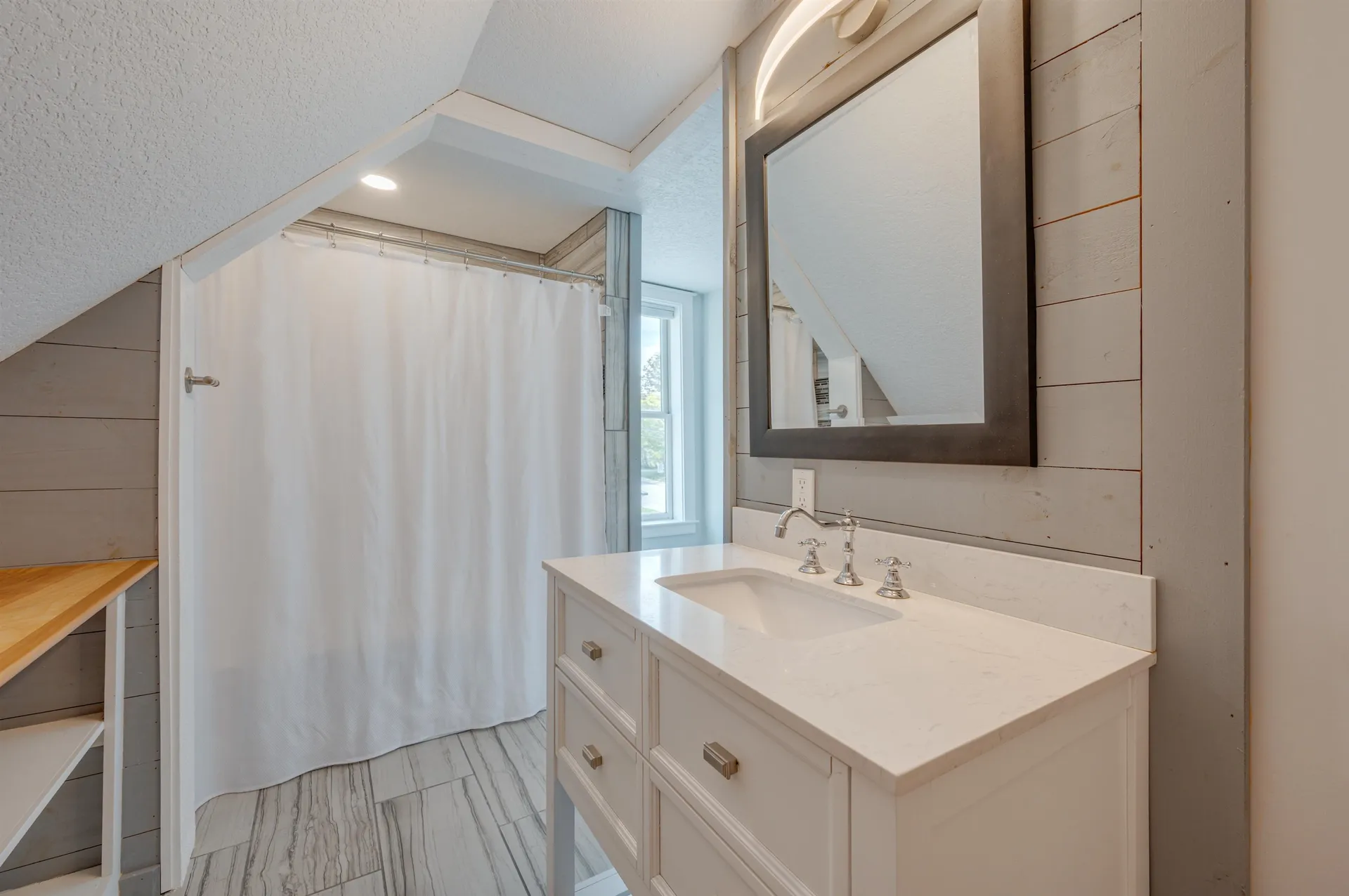 114 East Main Street Bradford NH 03221