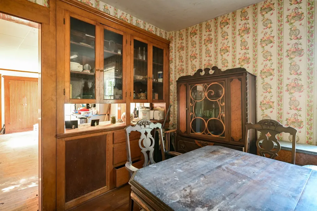 29 Middle Seymour Street Middlebury VT 05753