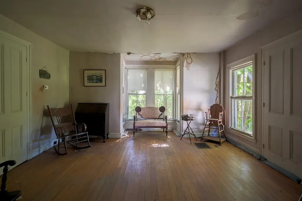 29 Middle Seymour Street Middlebury VT 05753