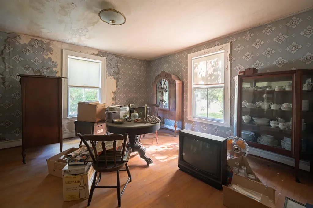 29 Middle Seymour Street Middlebury VT 05753