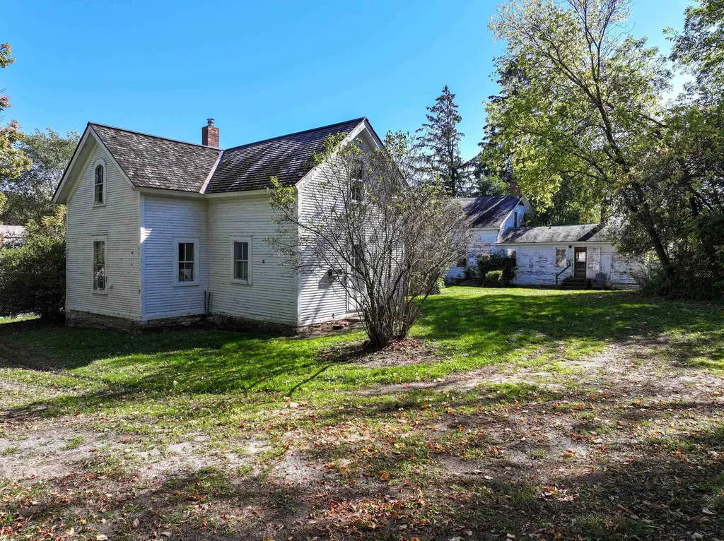 29 Middle Seymour Street Middlebury VT 05753