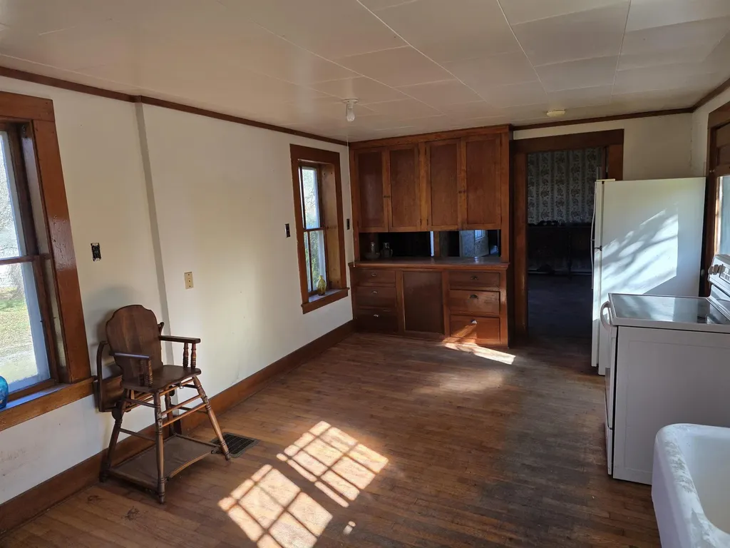 29 Middle Seymour Street Middlebury VT 05753