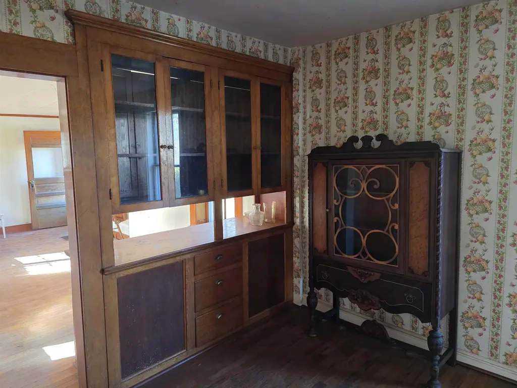 29 Middle Seymour Street Middlebury VT 05753