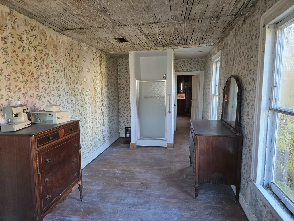 29 Middle Seymour Street Middlebury VT 05753