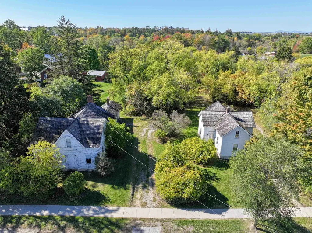 29 Middle Seymour Street Middlebury VT 05753