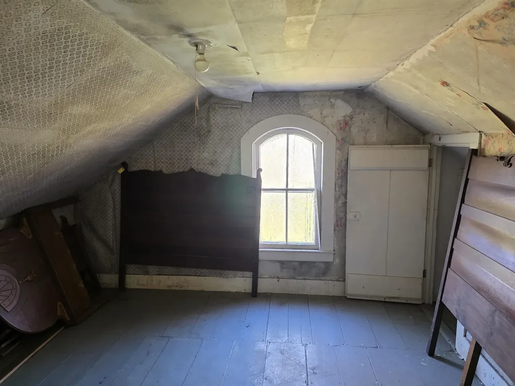 29 Middle Seymour Street Middlebury VT 05753