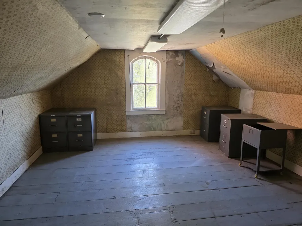 29 Middle Seymour Street Middlebury VT 05753