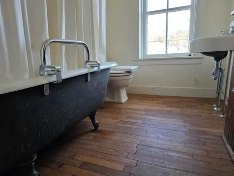 29 Middle Seymour Street Middlebury VT 05753