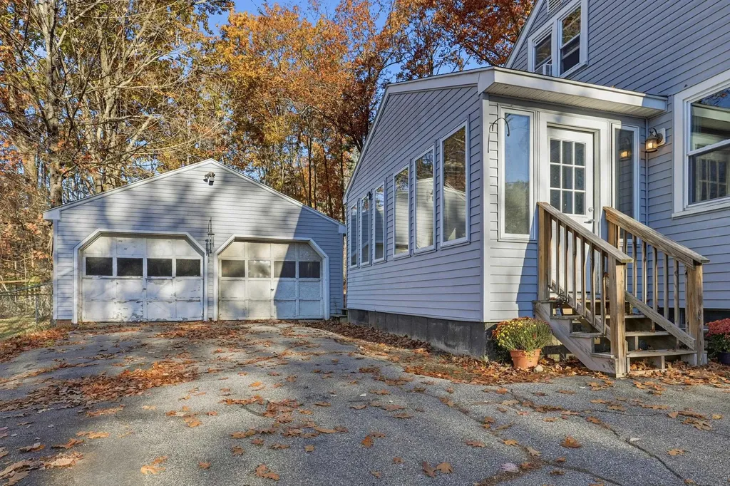 228 Pembroke Hill Road Pembroke NH 03275