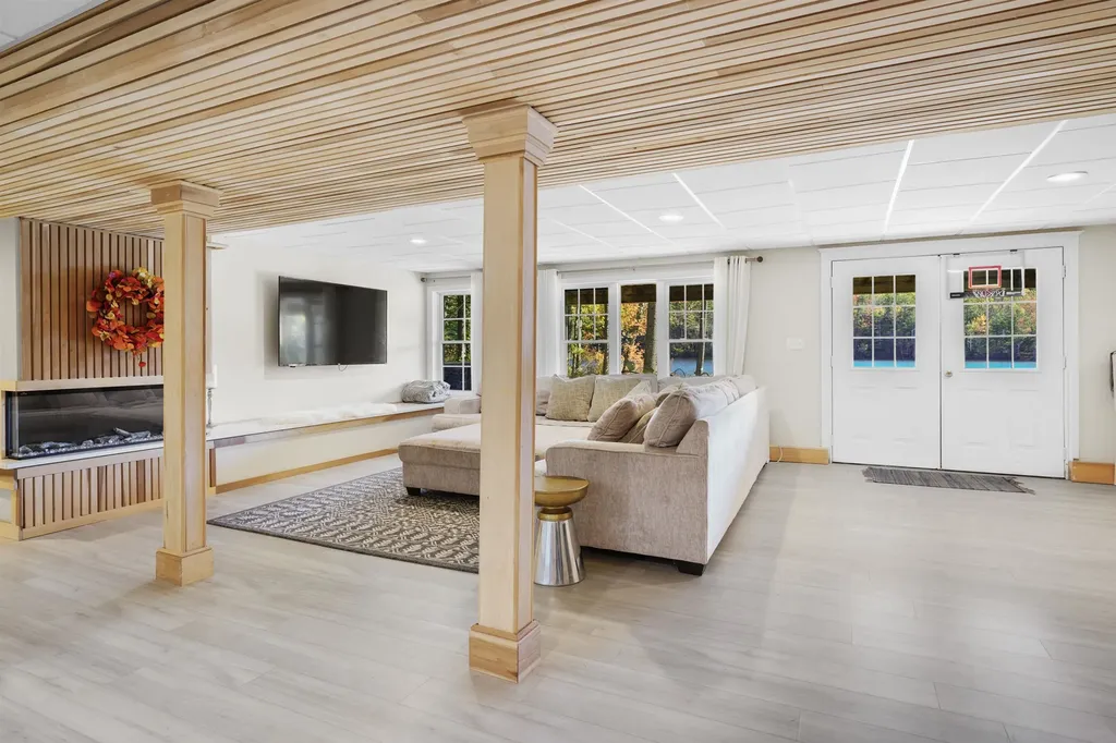 110 Red Gate Lane Rindge NH 03461