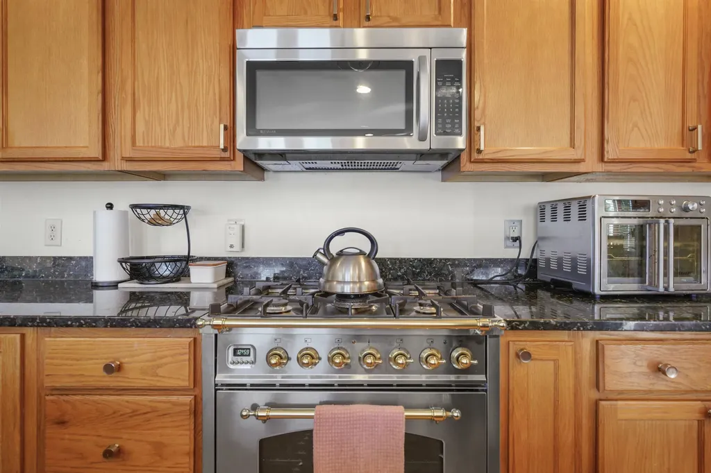 110 Red Gate Lane Rindge NH 03461