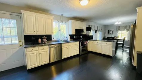 219 Range Road Windham NH 03087