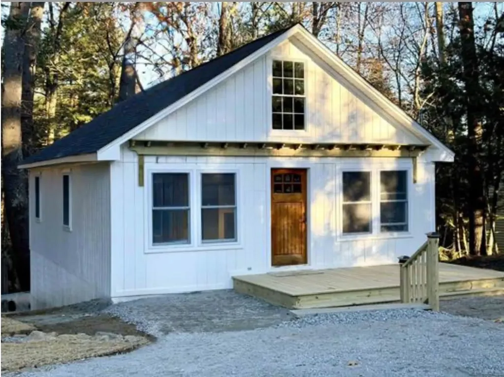 37 Autumn Road Hillsborough NH 03244