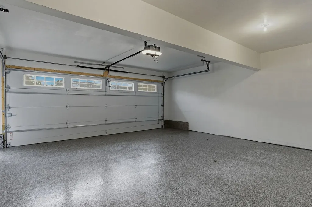 36 Elise Avenue Londonderry NH 03053