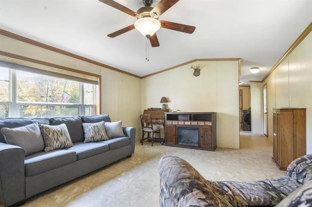 10 Roy Street Raymond NH 03077