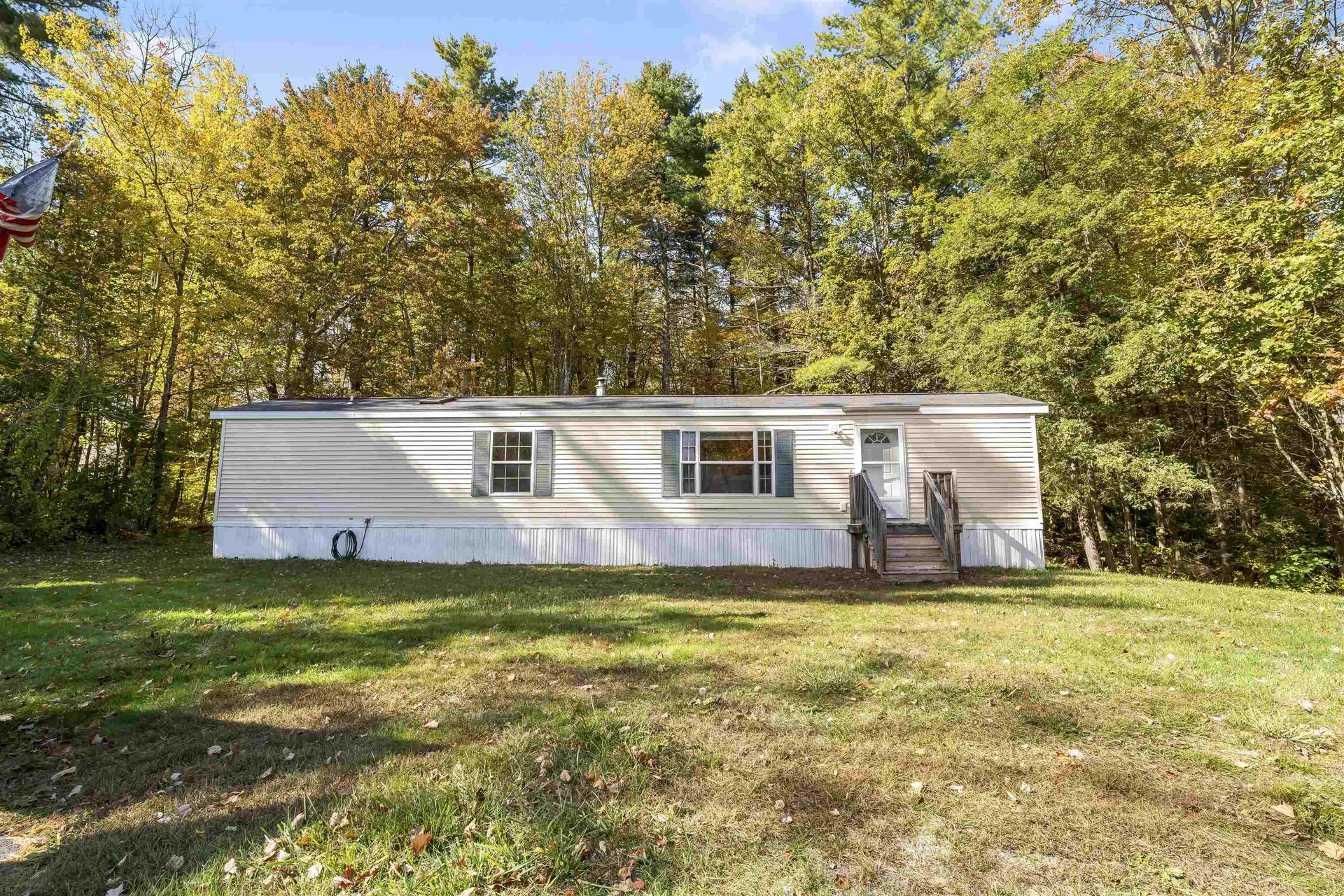 10 Roy Street Raymond NH 03077