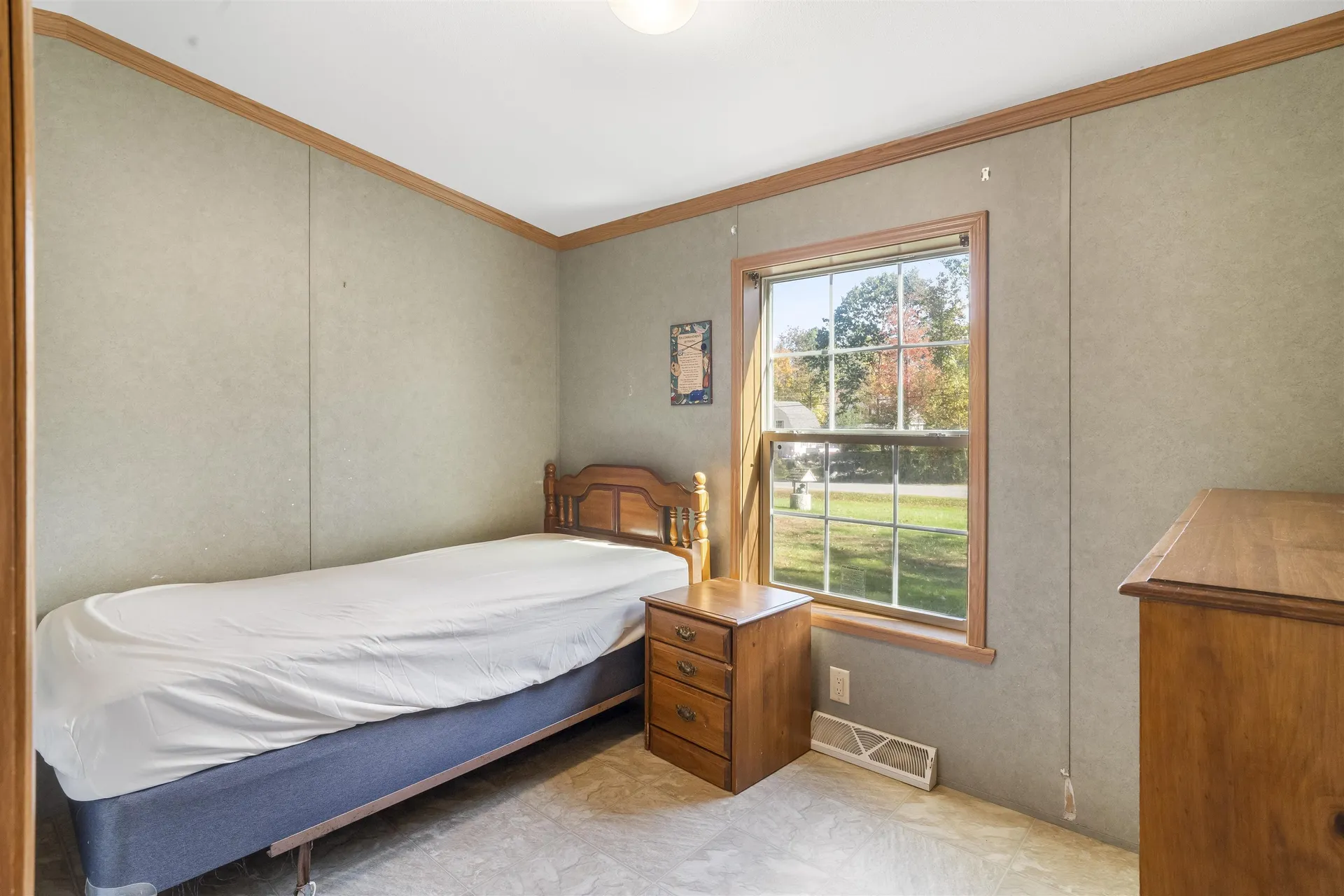 10 Roy Street Raymond NH 03077