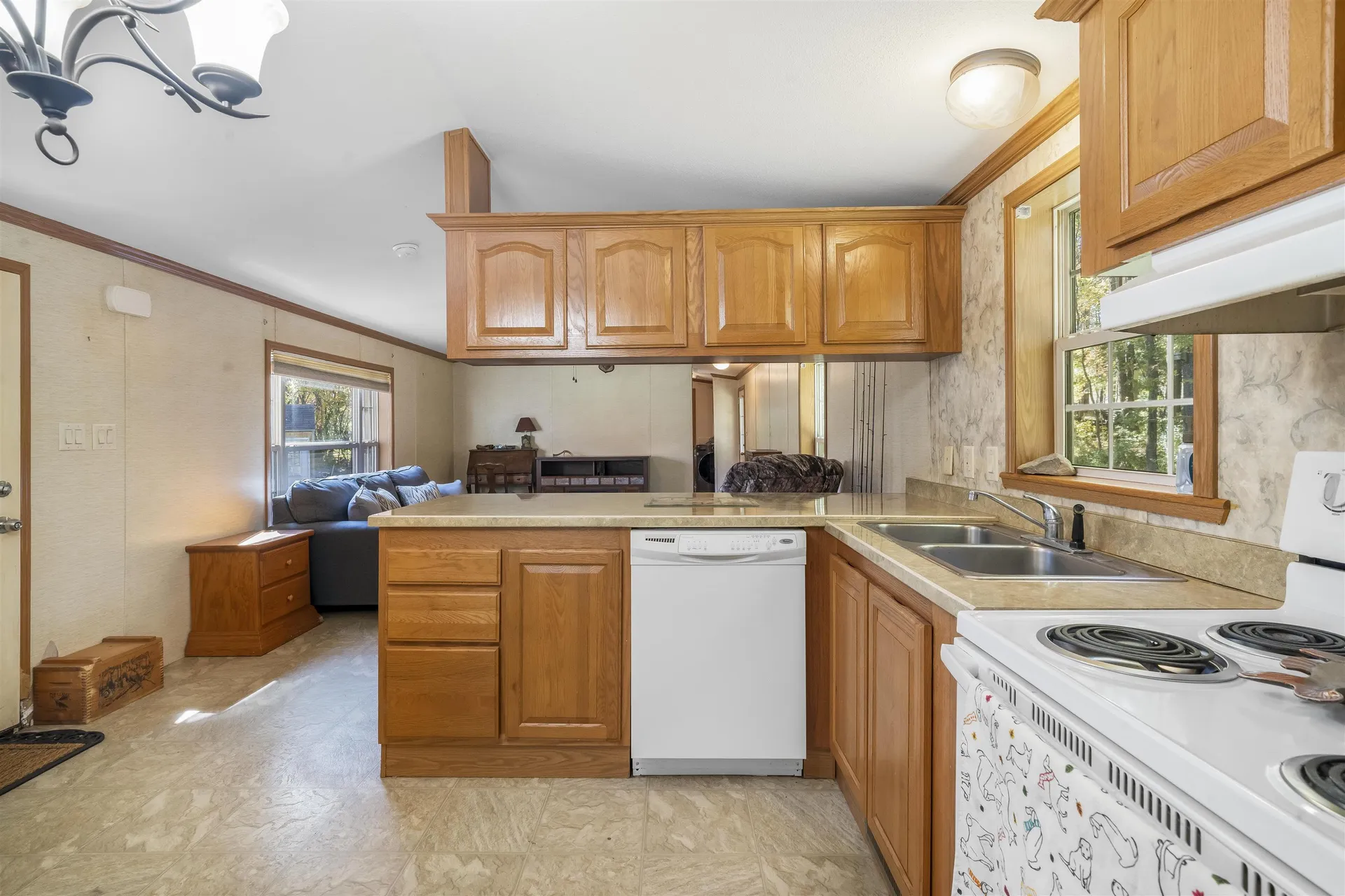 10 Roy Street Raymond NH 03077