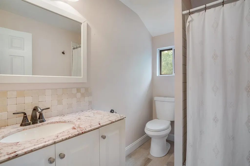 759 Cohas Avenue Manchester NH 03109