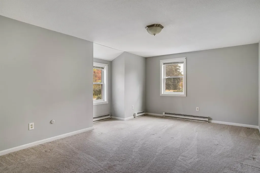 759 Cohas Avenue Manchester NH 03109