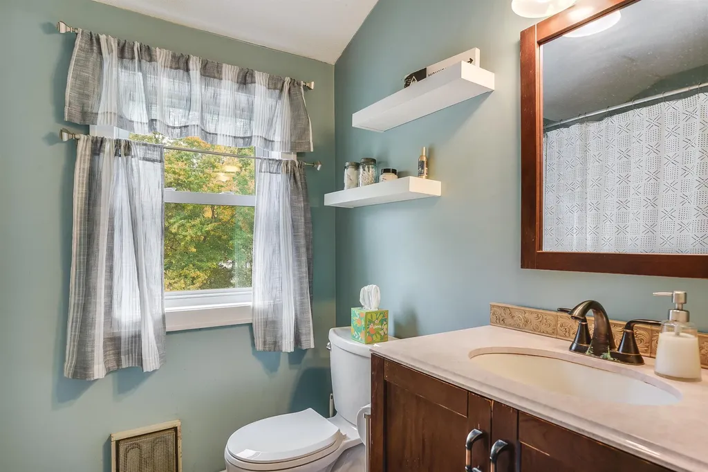 759 Cohas Avenue Manchester NH 03109