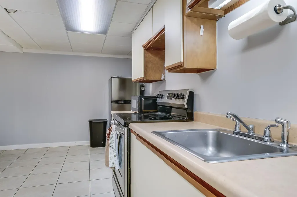 759 Cohas Avenue Manchester NH 03109