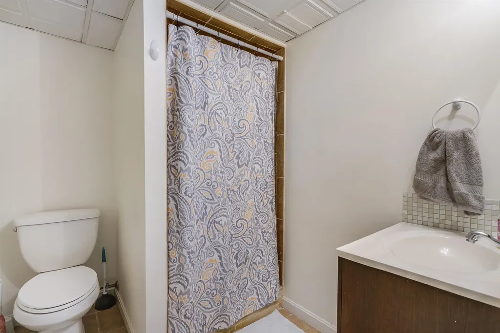 759 Cohas Avenue Manchester NH 03109