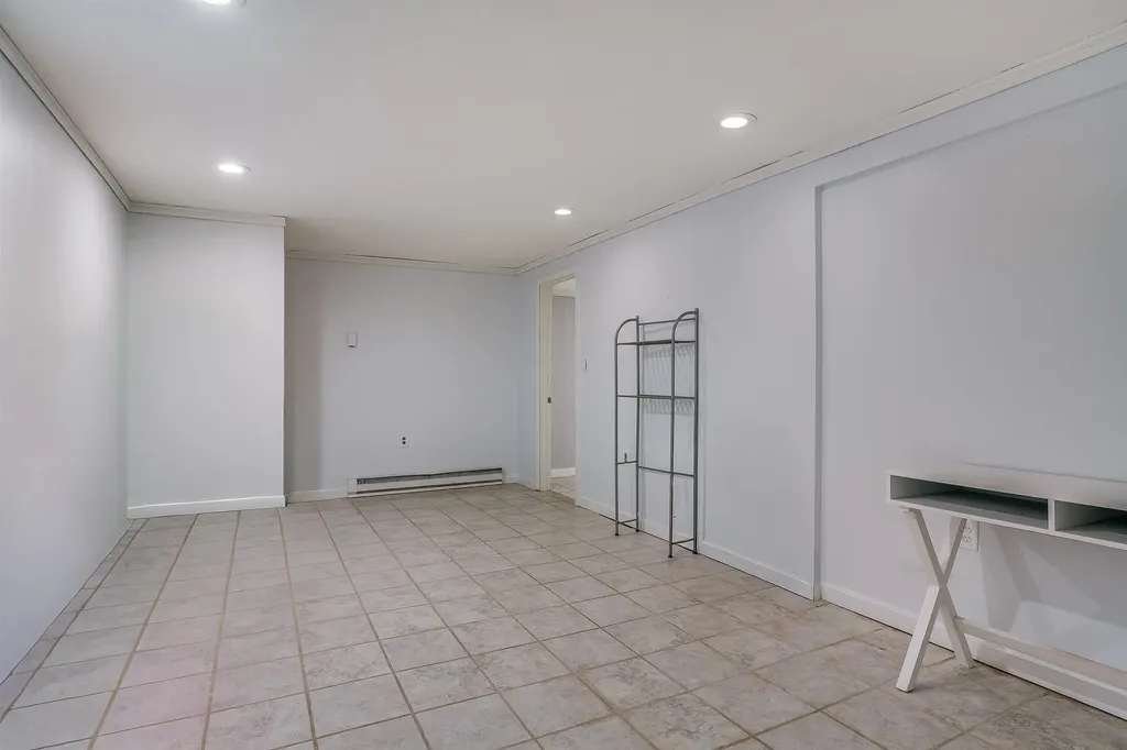 759 Cohas Avenue Manchester NH 03109