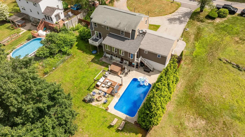 759 Cohas Avenue Manchester NH 03109