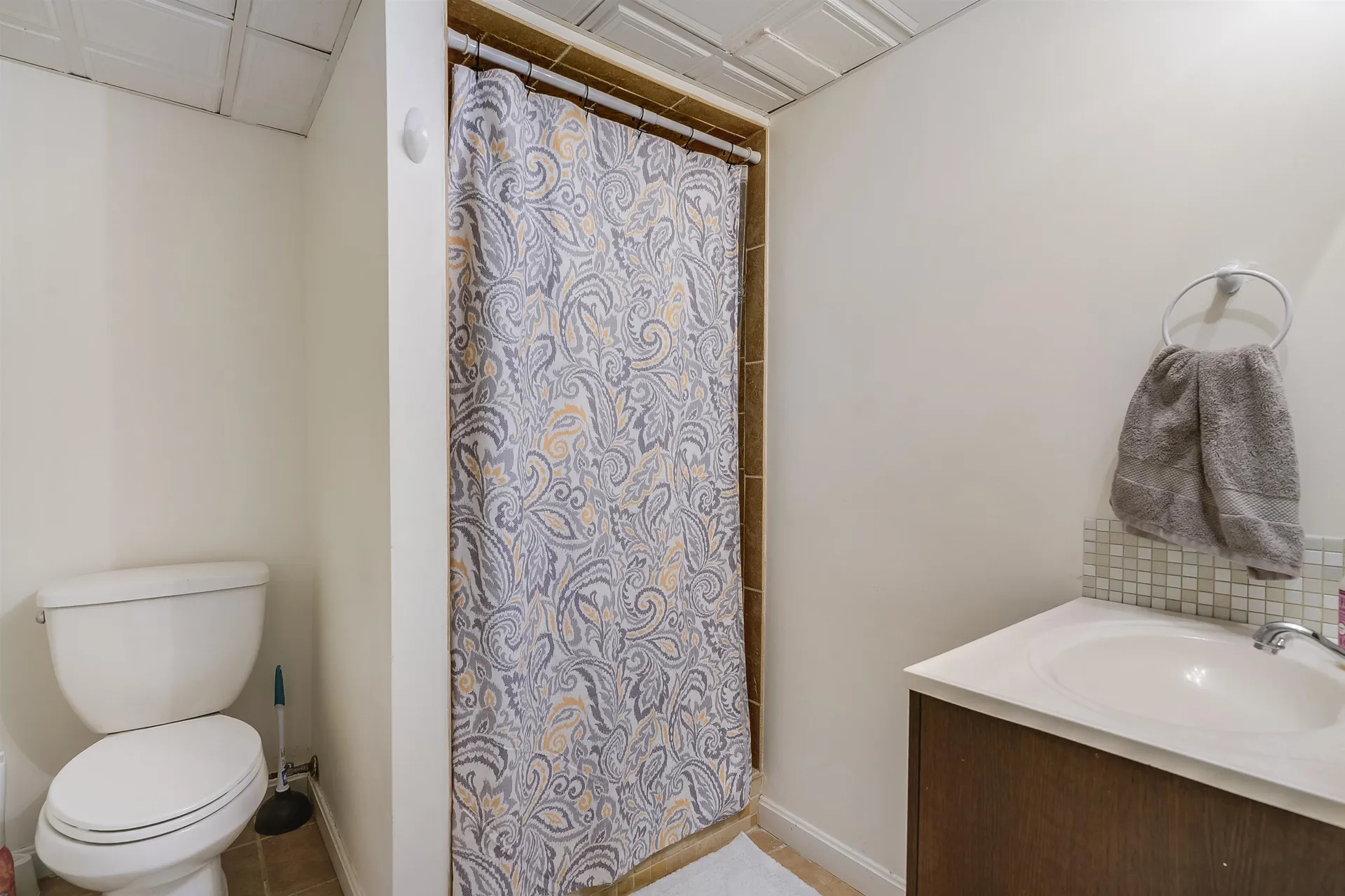 759 Cohas Avenue Manchester NH 03109