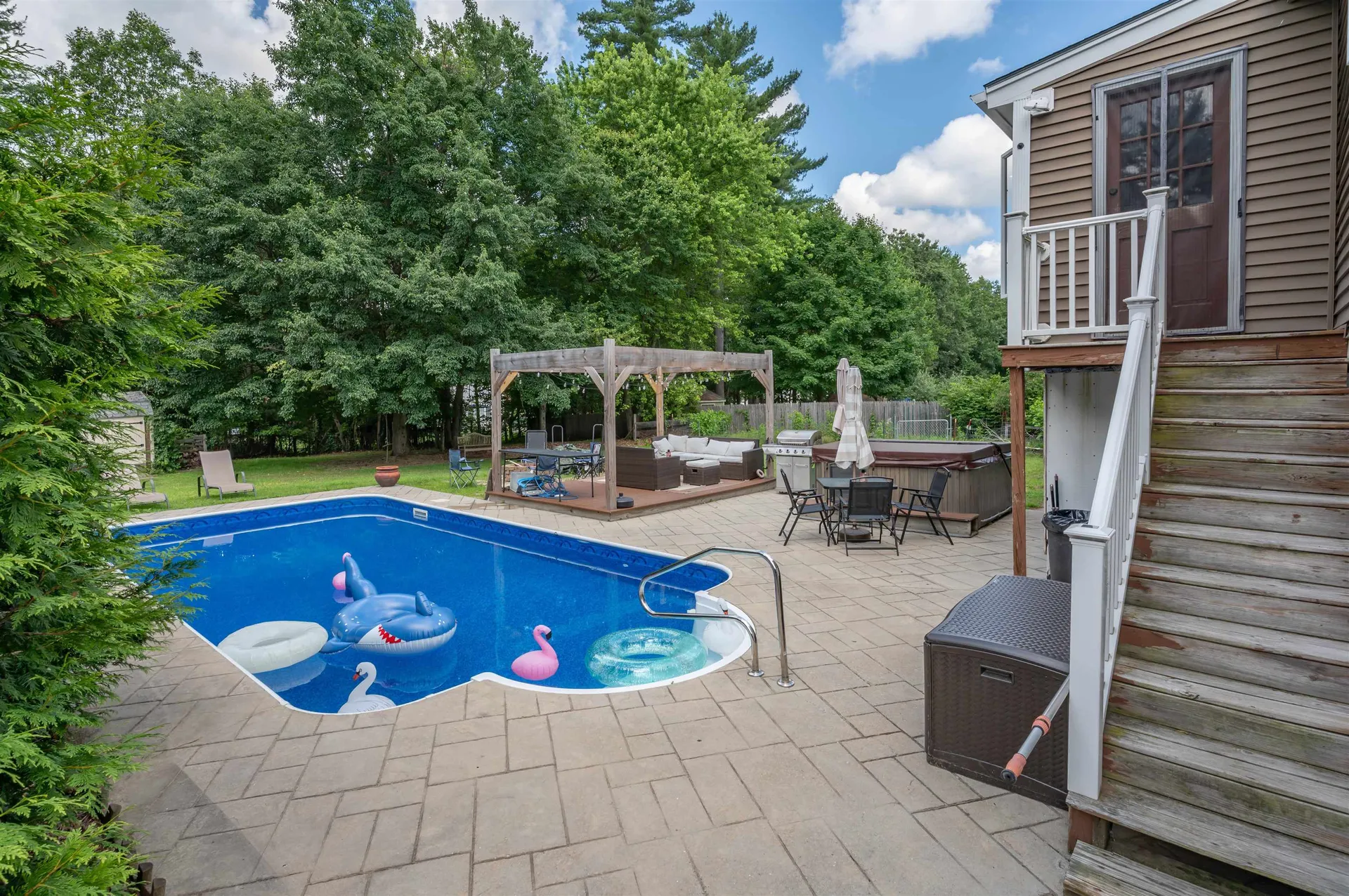 759 Cohas Avenue Manchester NH 03109