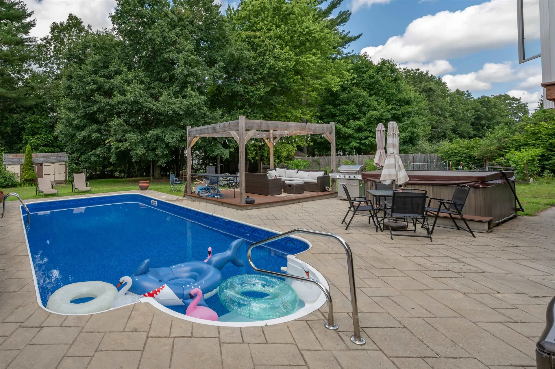 759 Cohas Avenue Manchester NH 03109