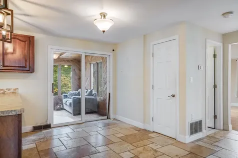 759 Cohas Avenue Manchester NH 03109