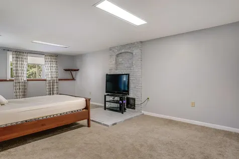 759 Cohas Avenue Manchester NH 03109