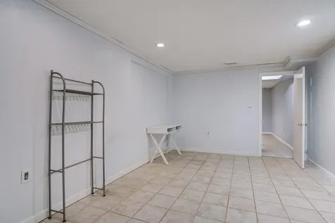 759 Cohas Avenue Manchester NH 03109