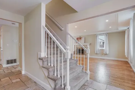 759 Cohas Avenue Manchester NH 03109