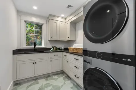 1 Sagamore Grove Portsmouth NH 03801