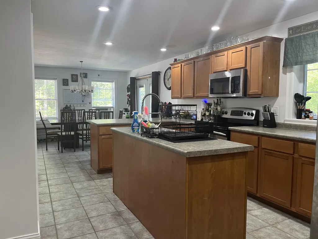 47 Daroska Road Pittsfield NH 03263