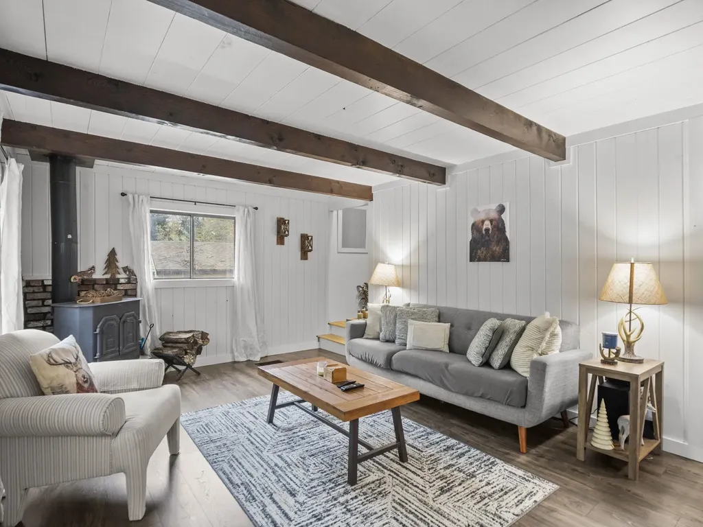 26 Ellen Brook Road Hillsborough NH 03244