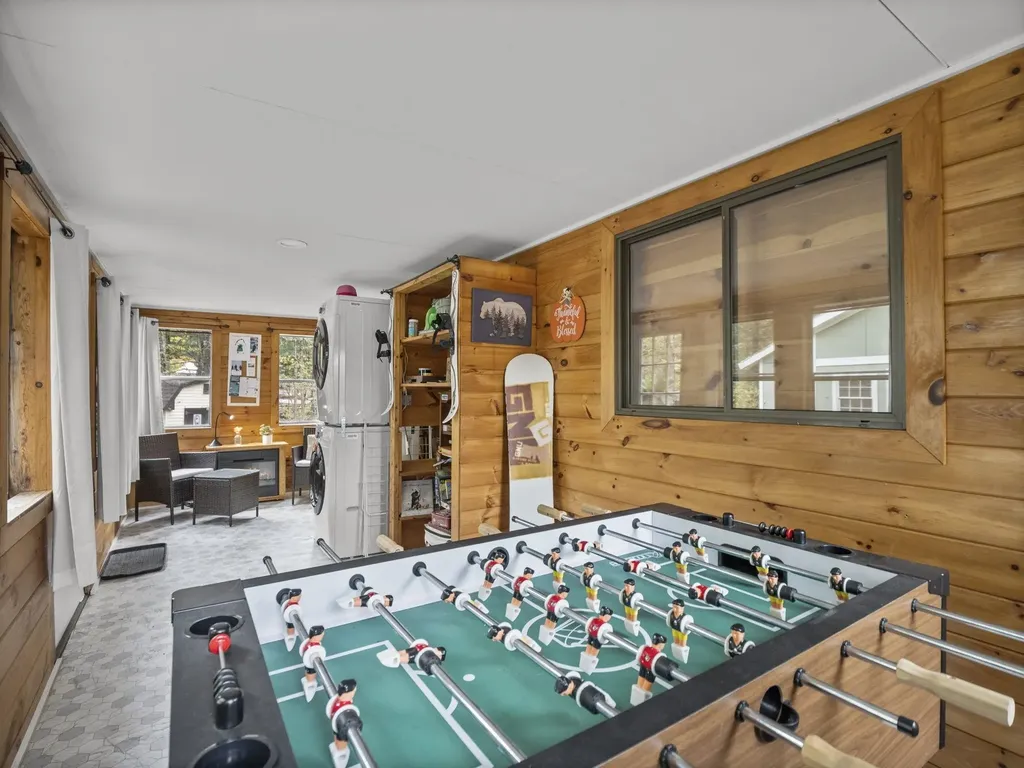 26 Ellen Brook Road Hillsborough NH 03244