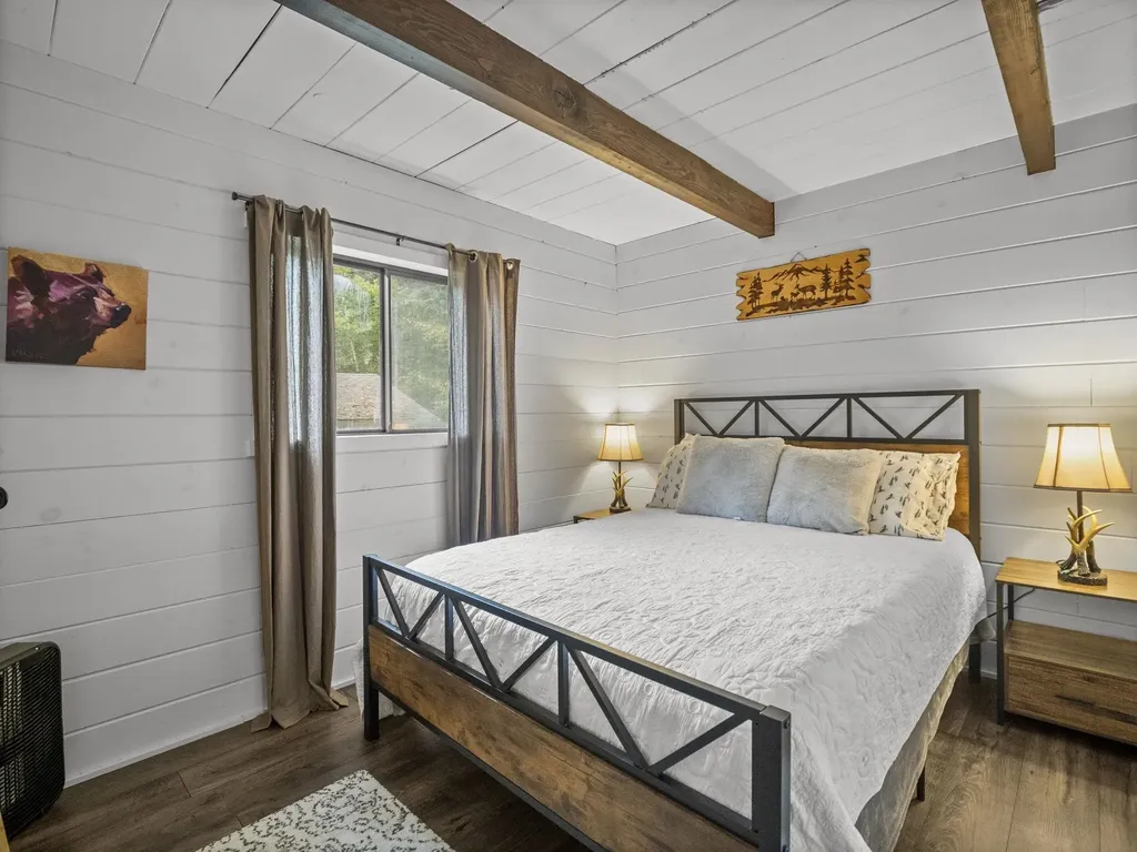 26 Ellen Brook Road Hillsborough NH 03244